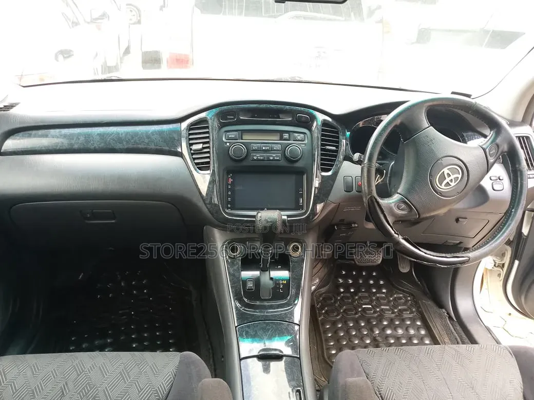Toyota Kluger 2003 White