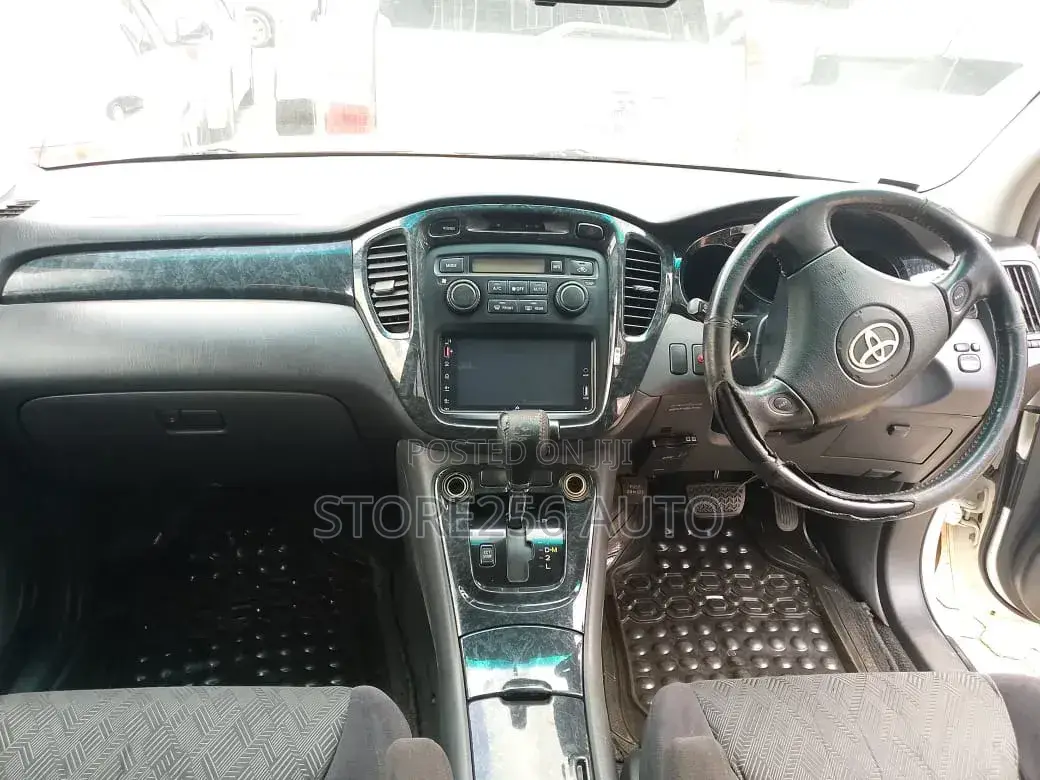 Toyota Kluger 2003 White