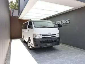 Toyota HiAce 2013 White
