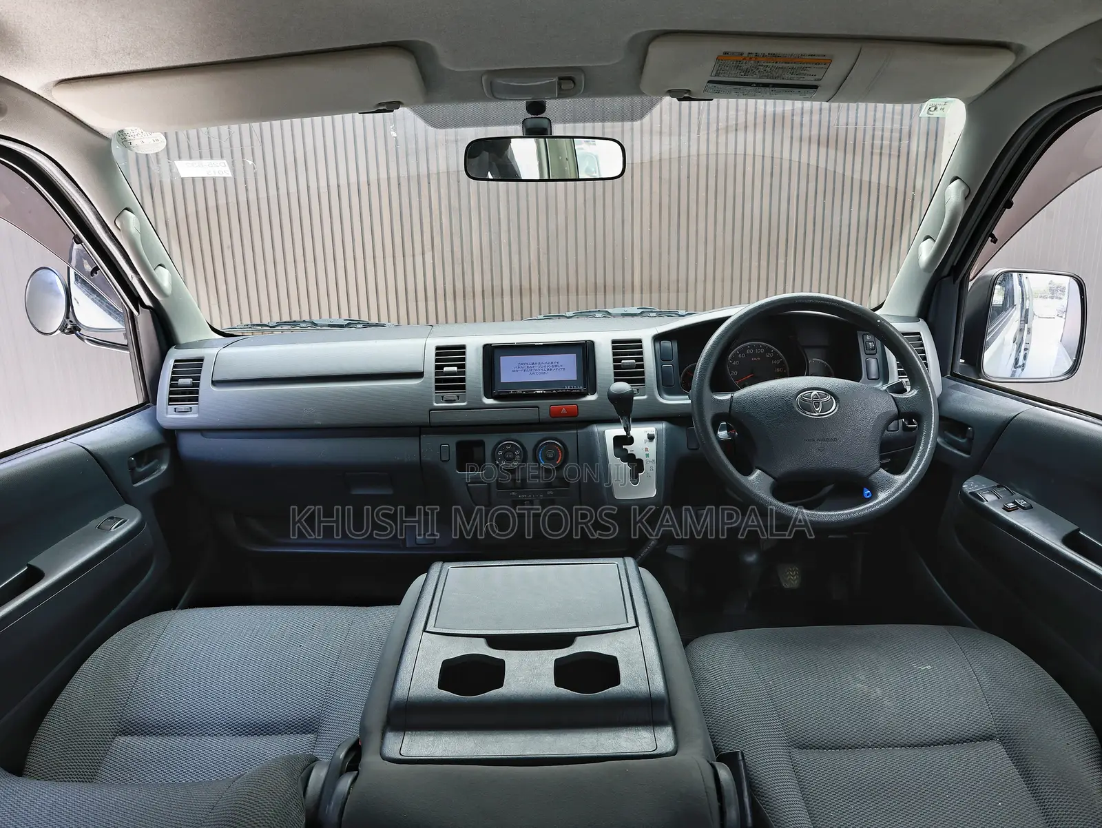 Toyota HiAce 2013 White