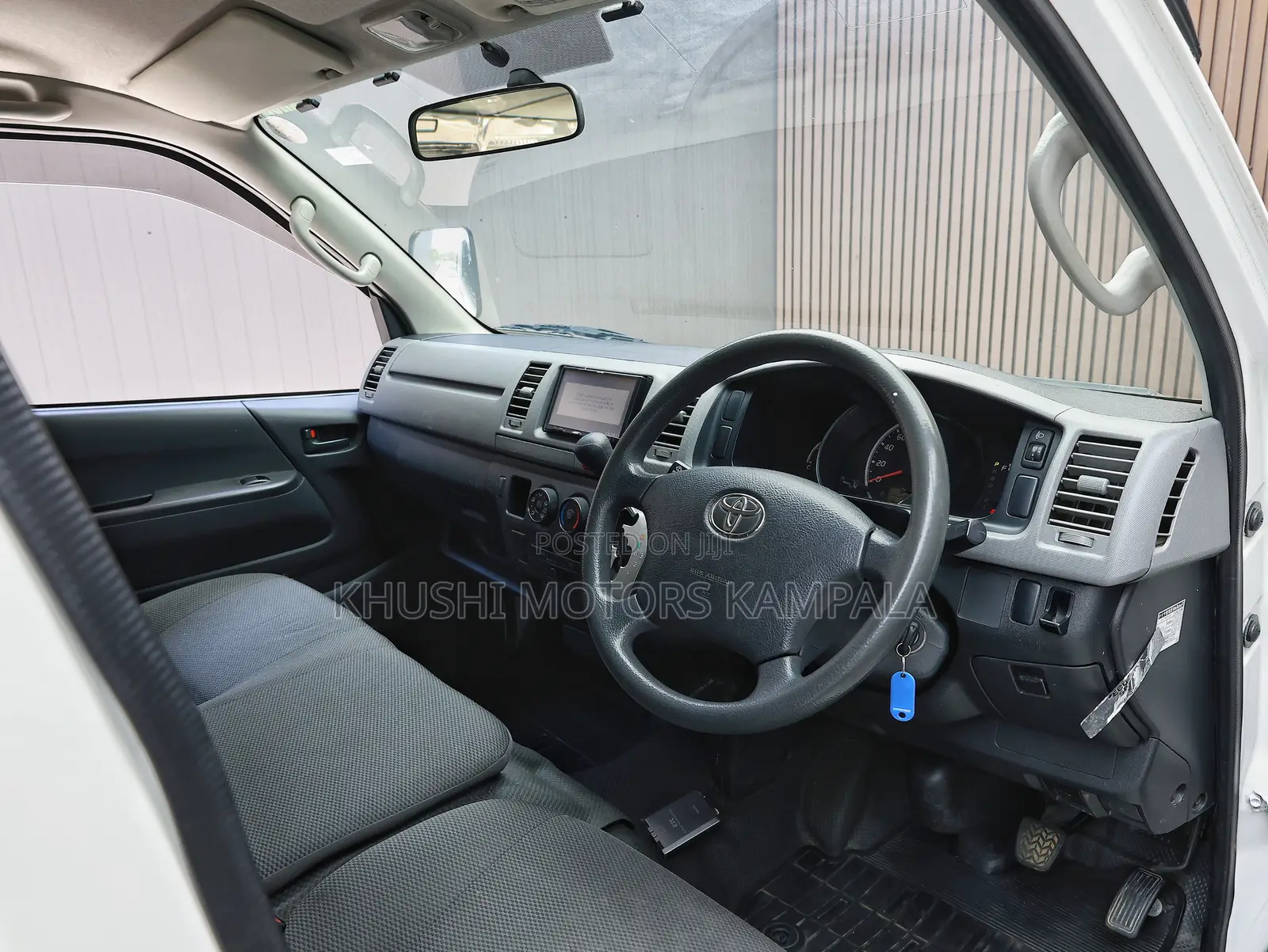 Toyota HiAce 2013 White