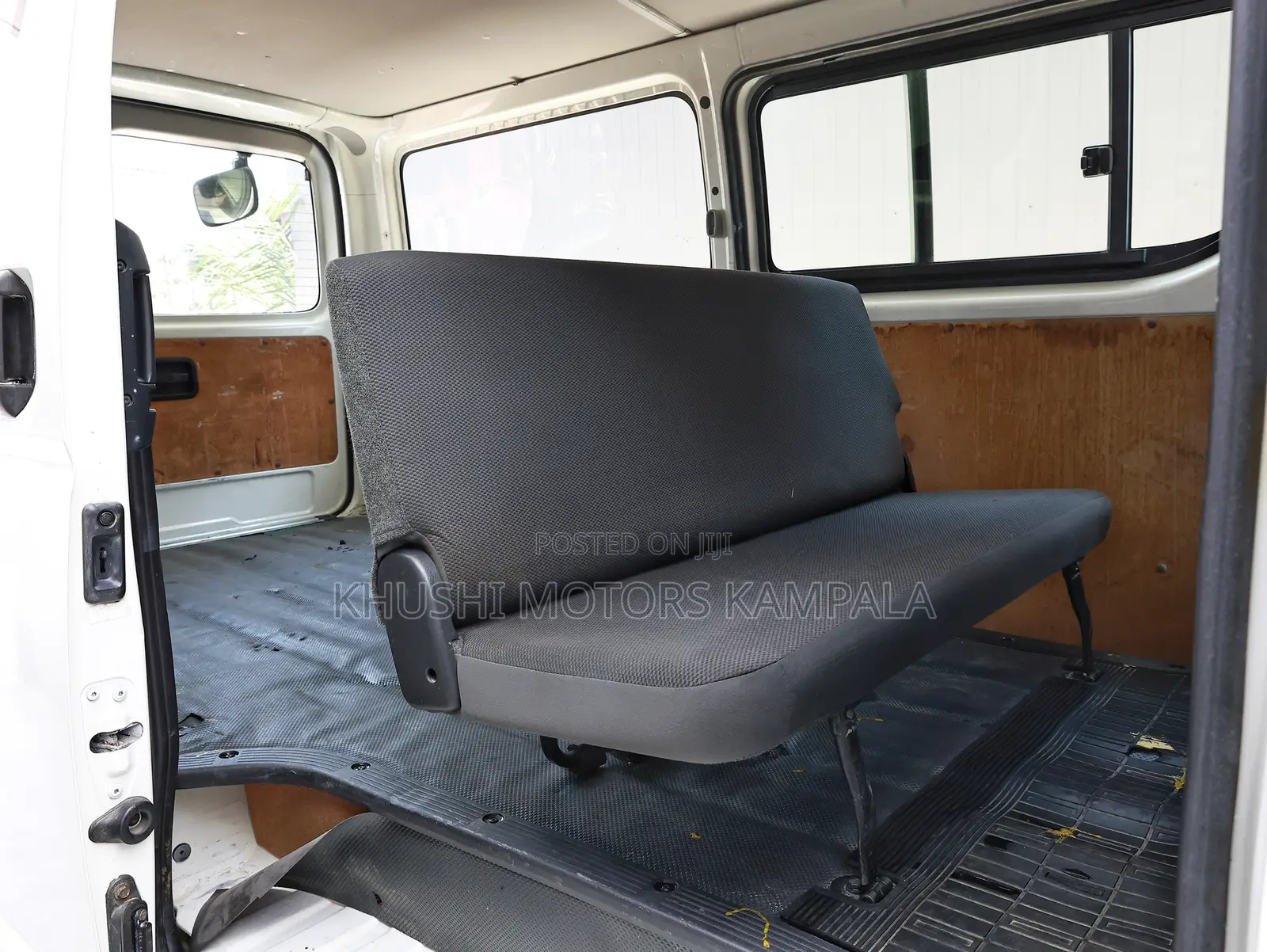 Toyota HiAce 2013 White