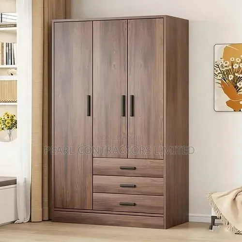 Wardrobes/All Closet Wardrobes in Uganda in Any Colour 1,200,000/-