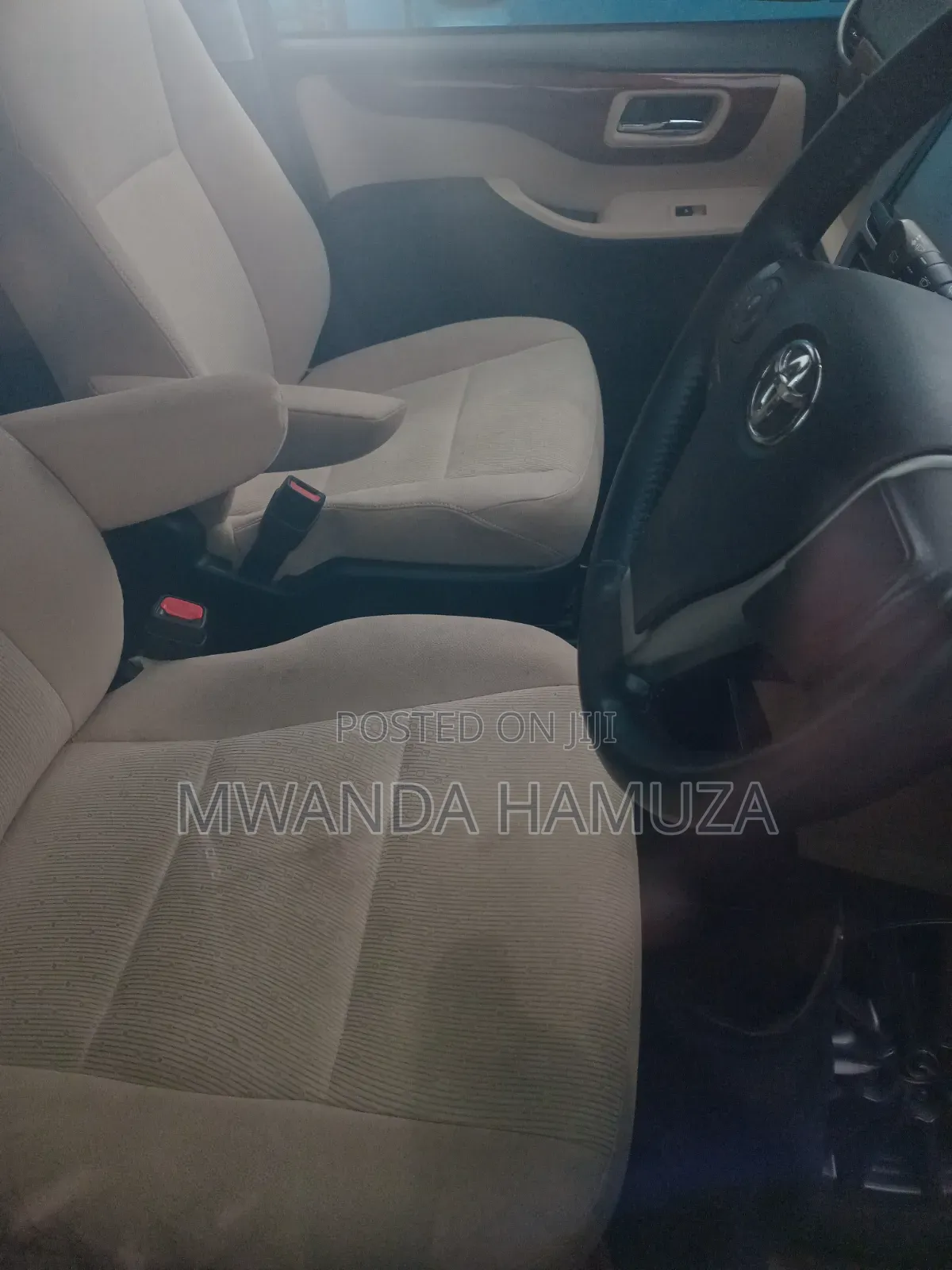 Toyota Noah 2016 Gold