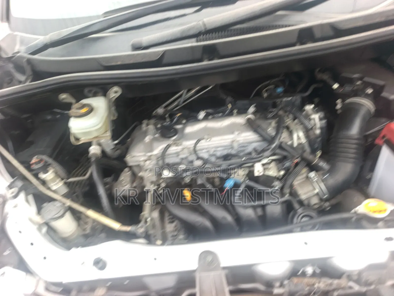 Toyota Noah 2.0 143hp AWD (7 Seater) 2013 Silver