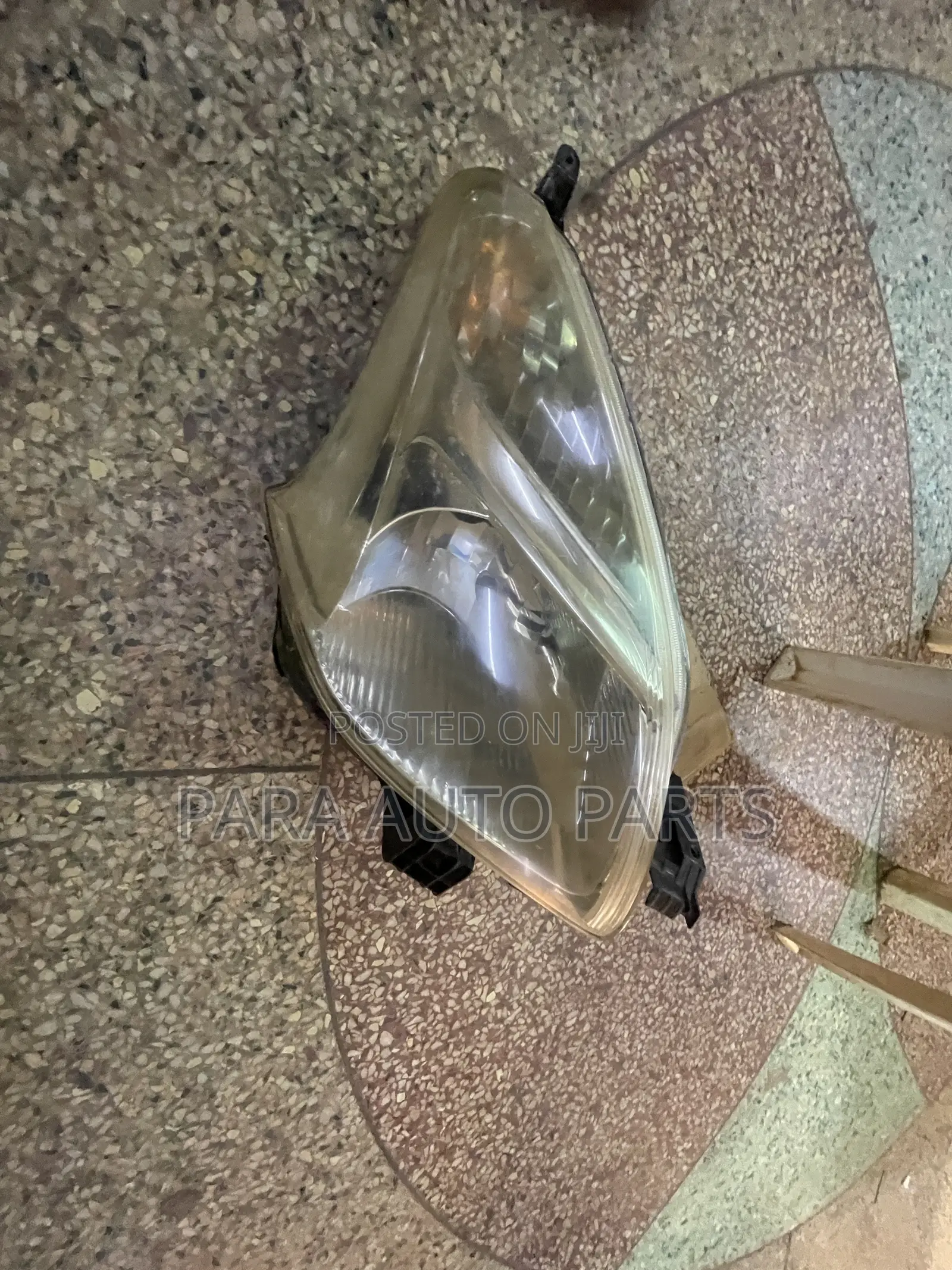 Ractis Headlight