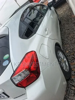 Subaru Impreza 2.0i Limited PZEV 4dr Hatchback AWD (2.0L 4cyl CVT) 2014