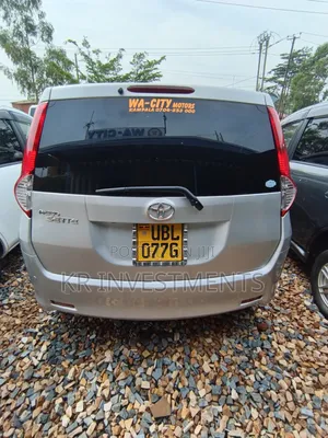 Toyota Passo Sette 1.5 AWD 2010 Maroon