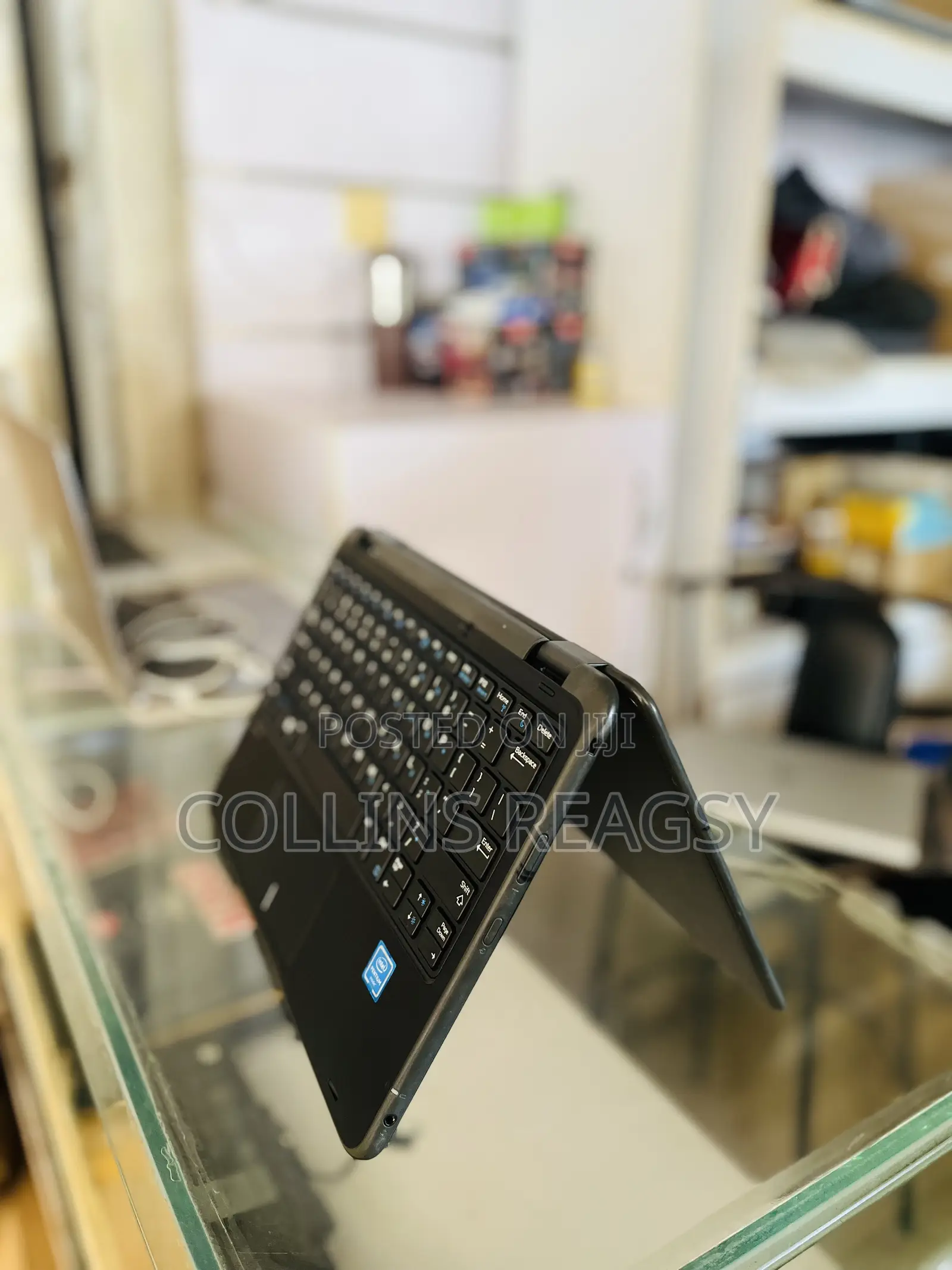 Laptop Dell Latitude 3190 2-in-1 4GB Intel Celeron SSD 128GB
