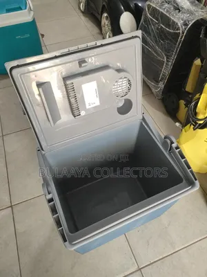 UK Used Blue and Gray Mobicool Portable Thermoelectric Cooler Box, 26L