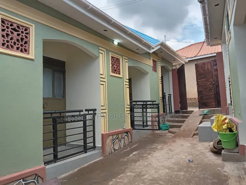 2bdrm House in Roben Property, Nakawa for rent