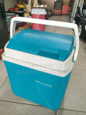 UK Used Coleman IceWorld 2000 Plus Hard Insulated Cooler Box, 36L.