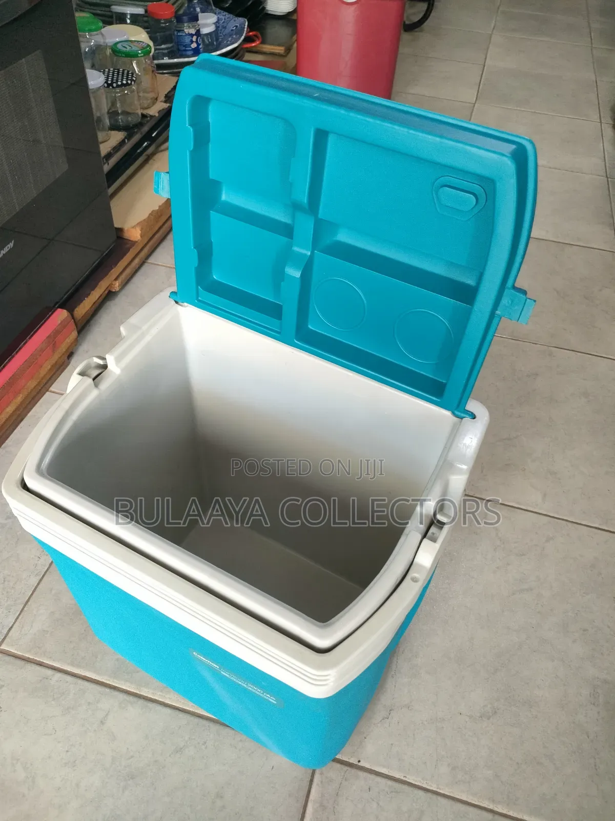 UK Used Coleman IceWorld 2000 Plus Hard Insulated Cooler Box, 36L.