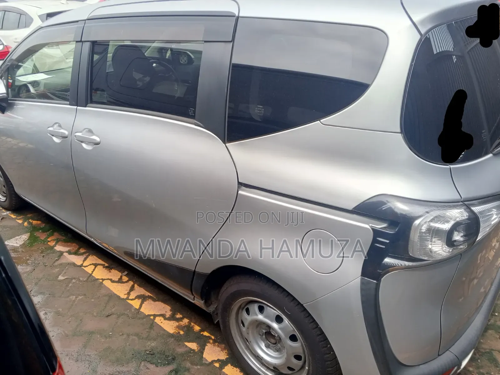 Toyota Sienta 2017 Silver
