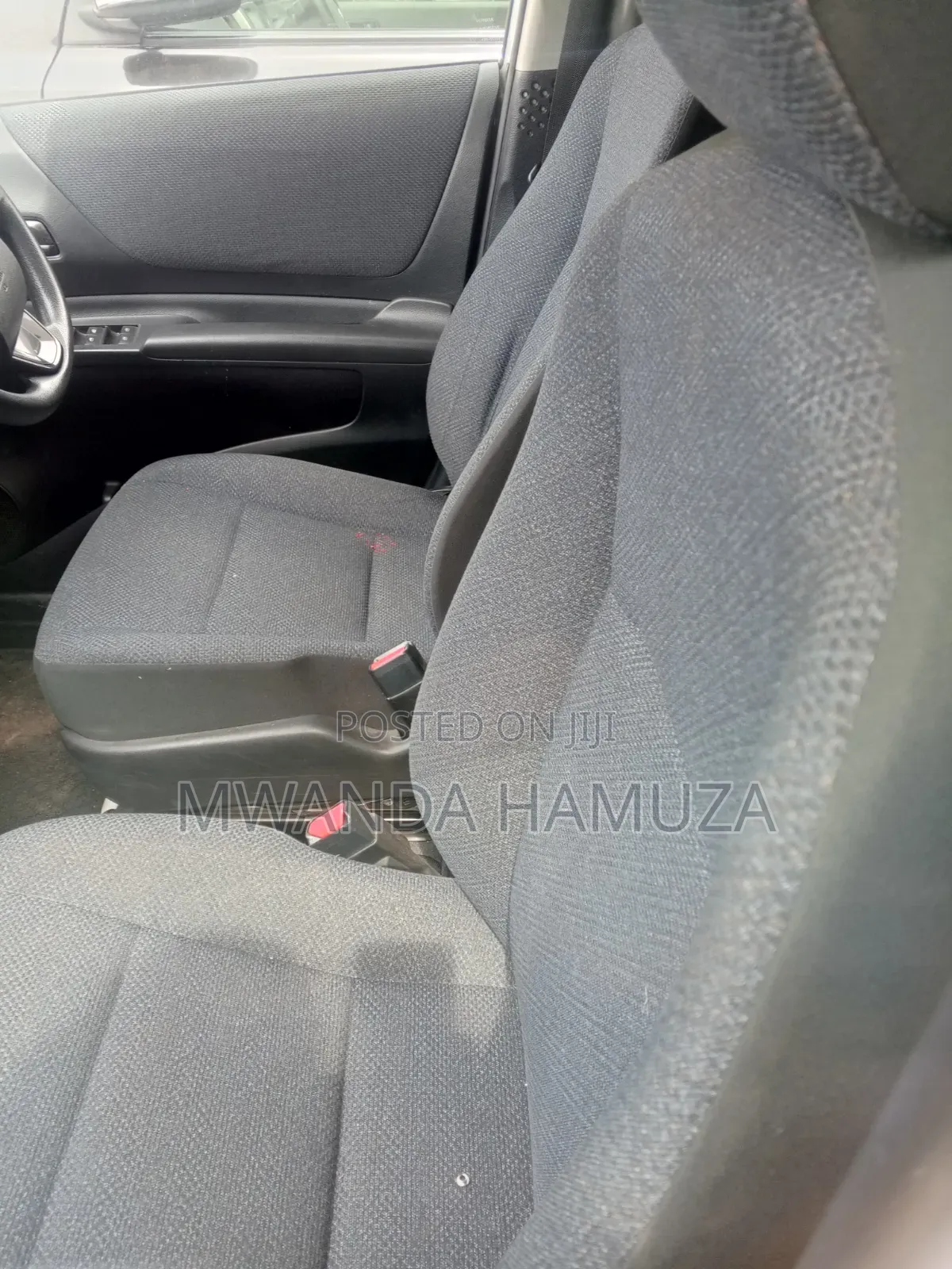 Toyota Sienta 2017 Silver