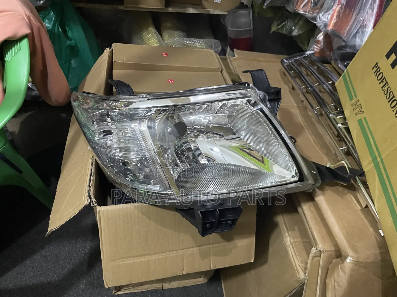 Hillux Vigo 2012 Headlight