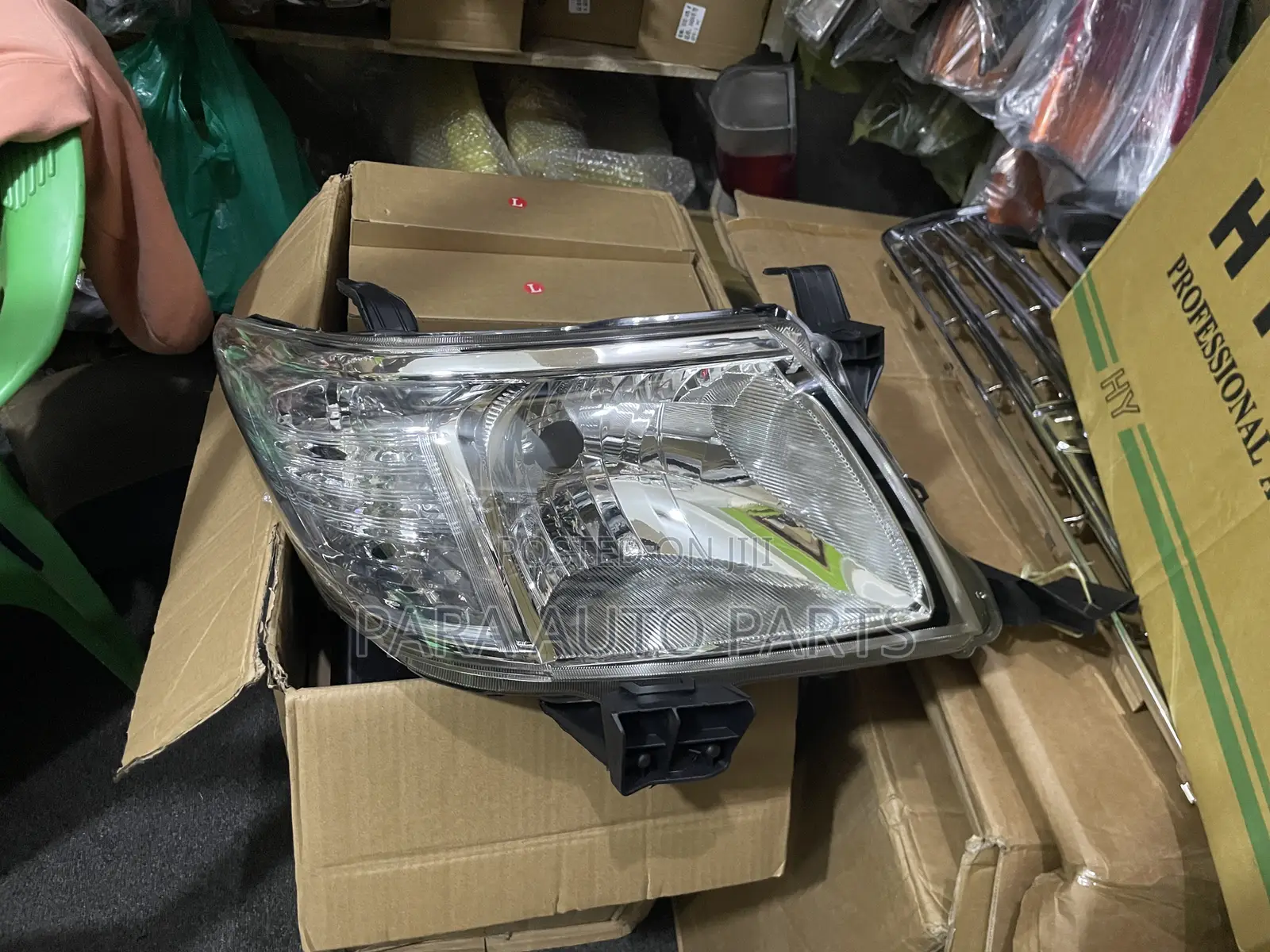 Hillux Vigo 2012 Headlight