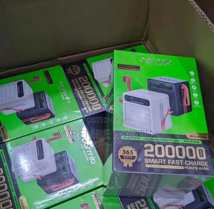 The Oarmio 200,000mAh Smart Fast Charge Power Bank.
