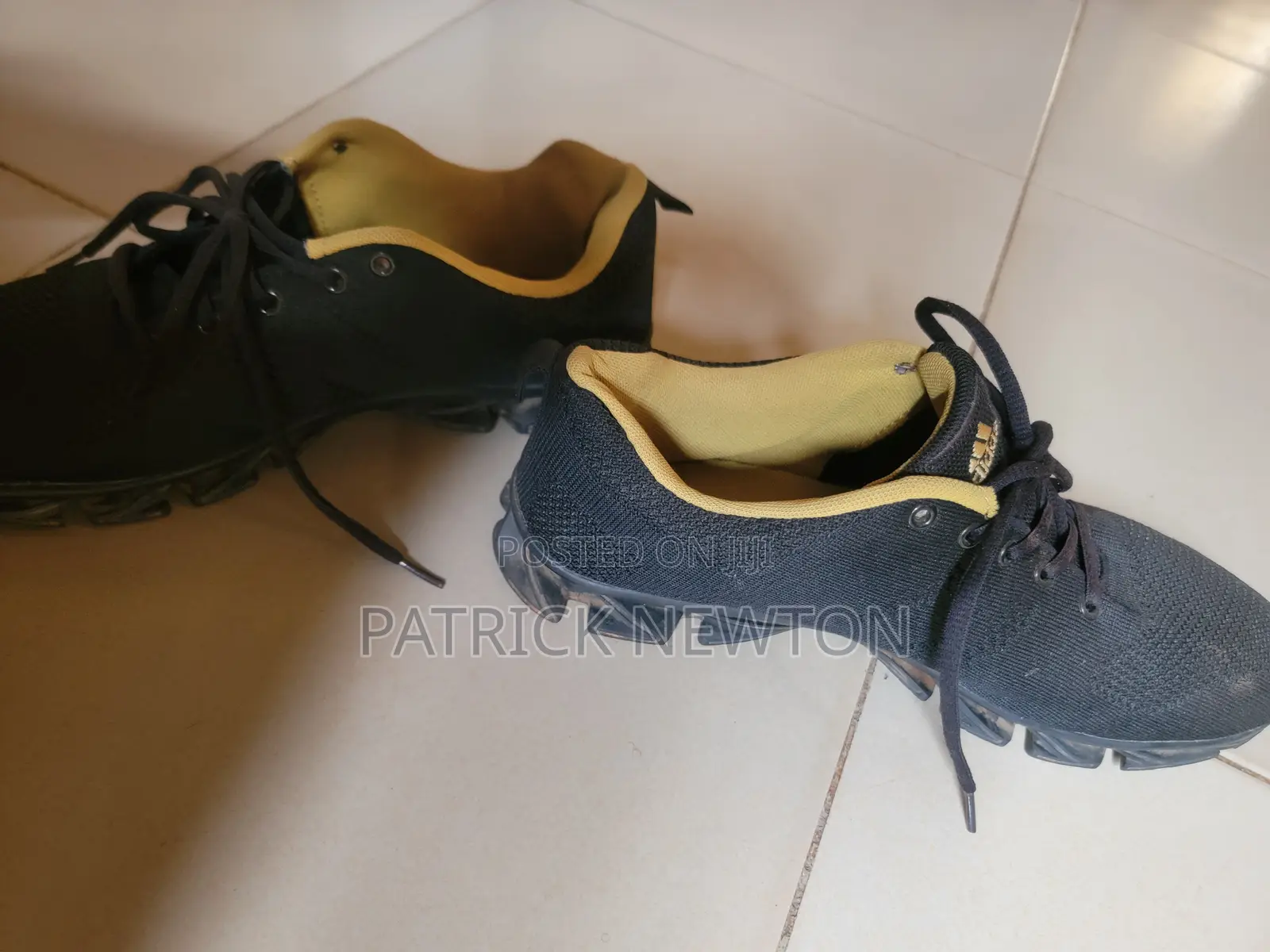 Adidas Sneakers