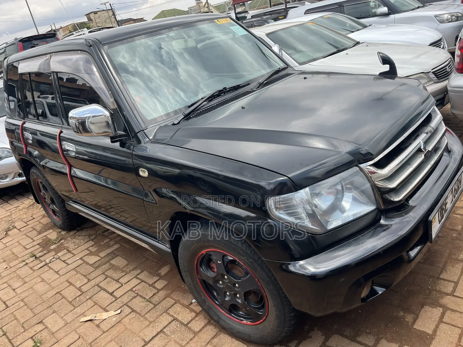 Mitsubishi Pajero IO 2004 Black