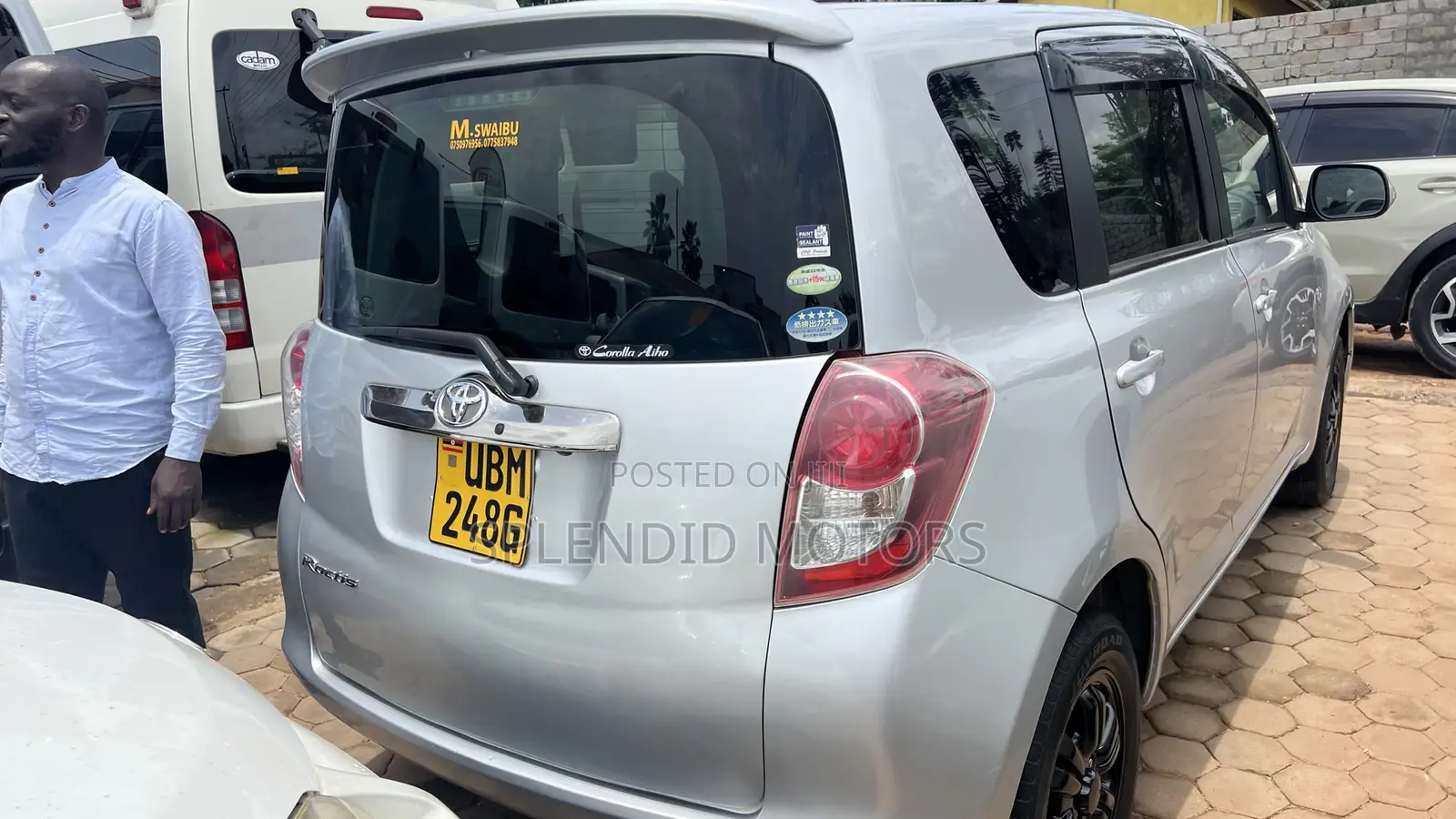Toyota Ractis 2010 Silver