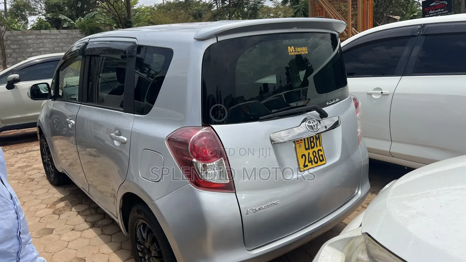 Toyota Ractis 2010 Silver