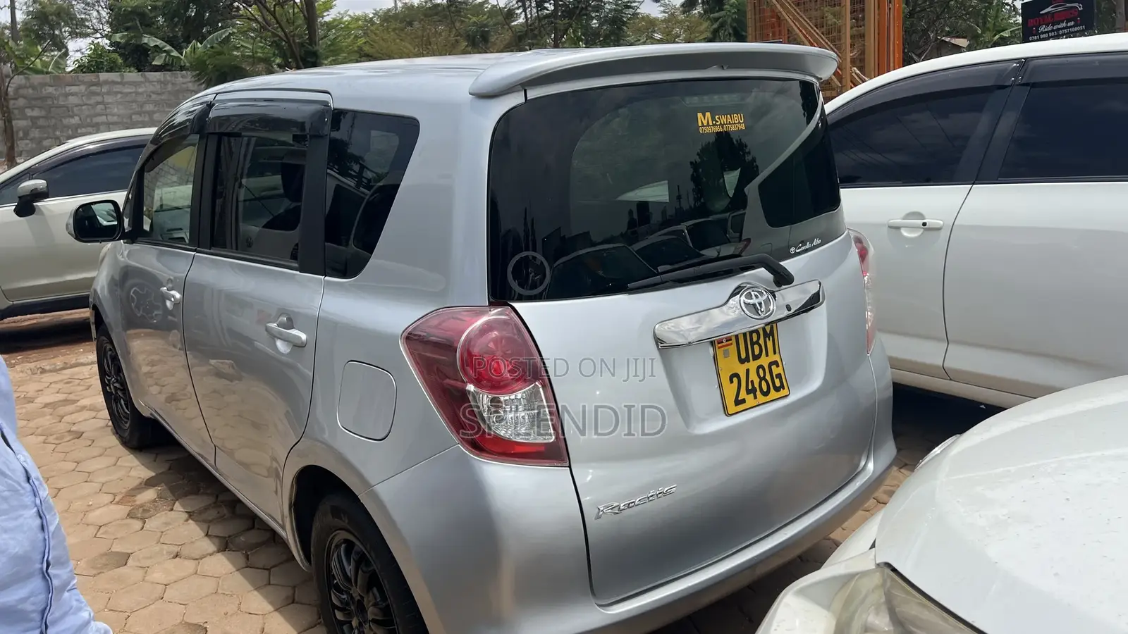 Toyota Ractis 2010 Silver