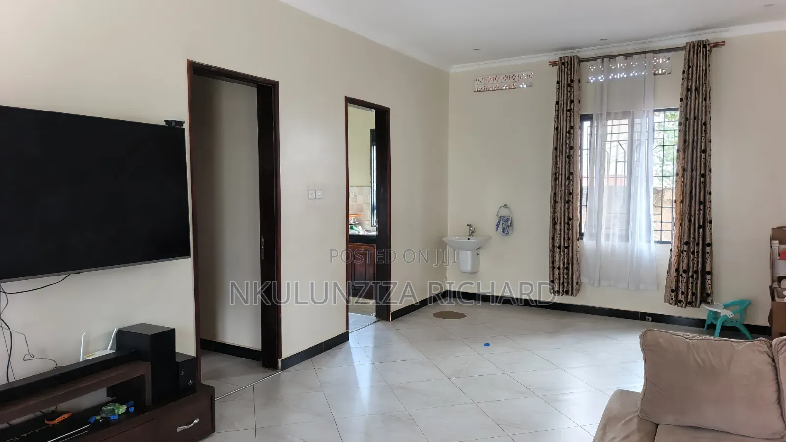 4bdrm Bungalow in Byeyogerere Kakajo, Kira for sale
