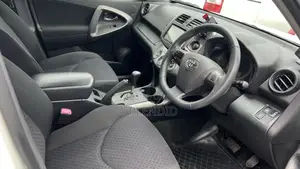Toyota Vanguard 2011 White