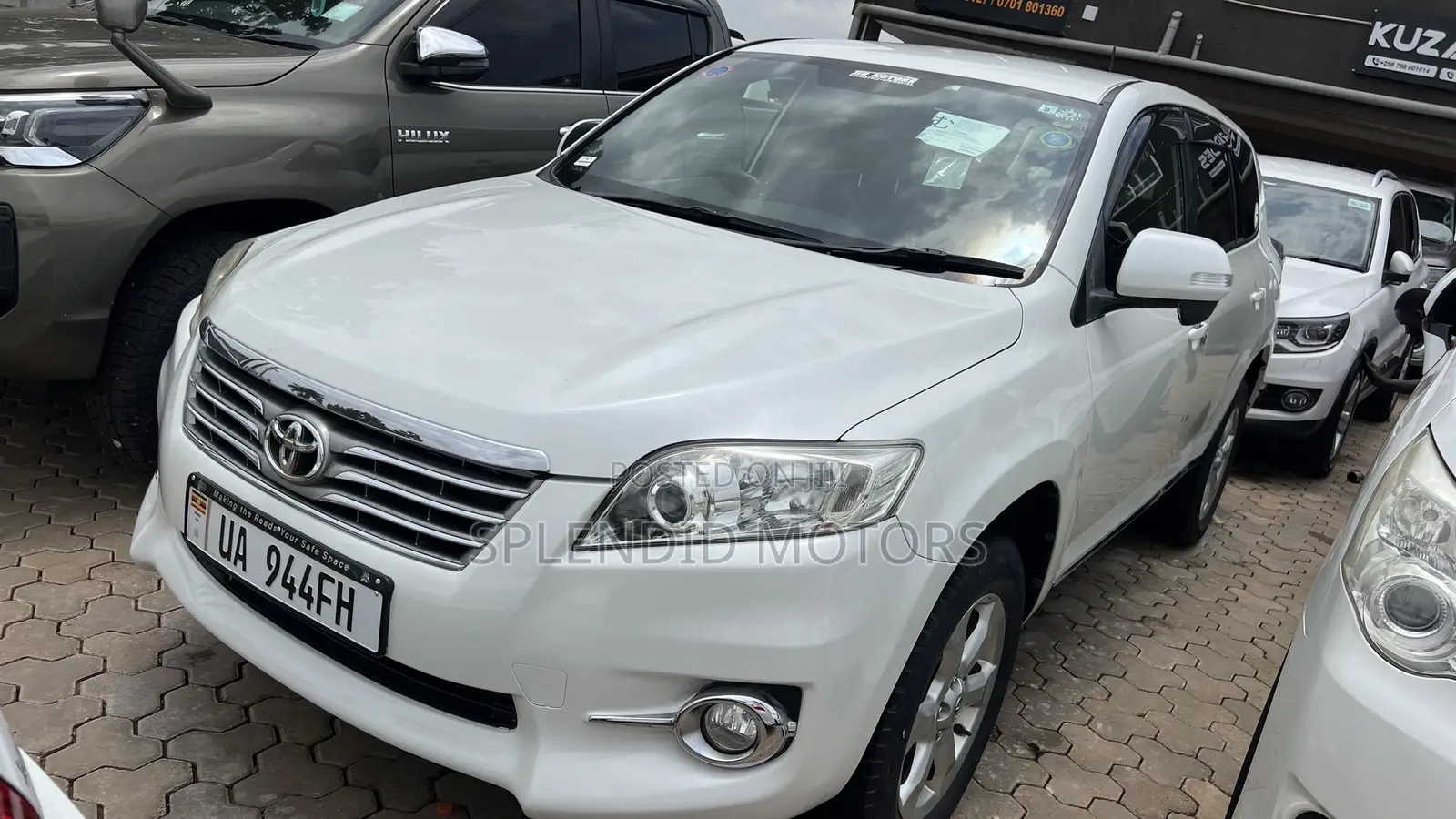 Toyota Vanguard 2011 White
