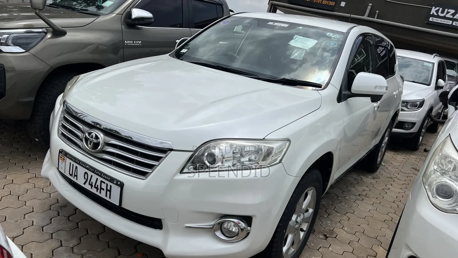 Toyota Vanguard 2011 White