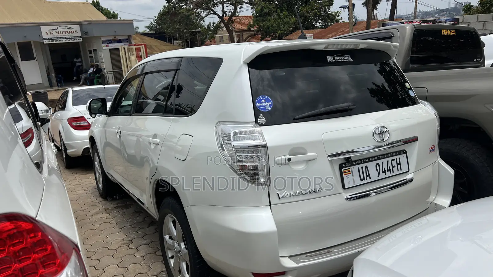 Toyota Vanguard 2011 White