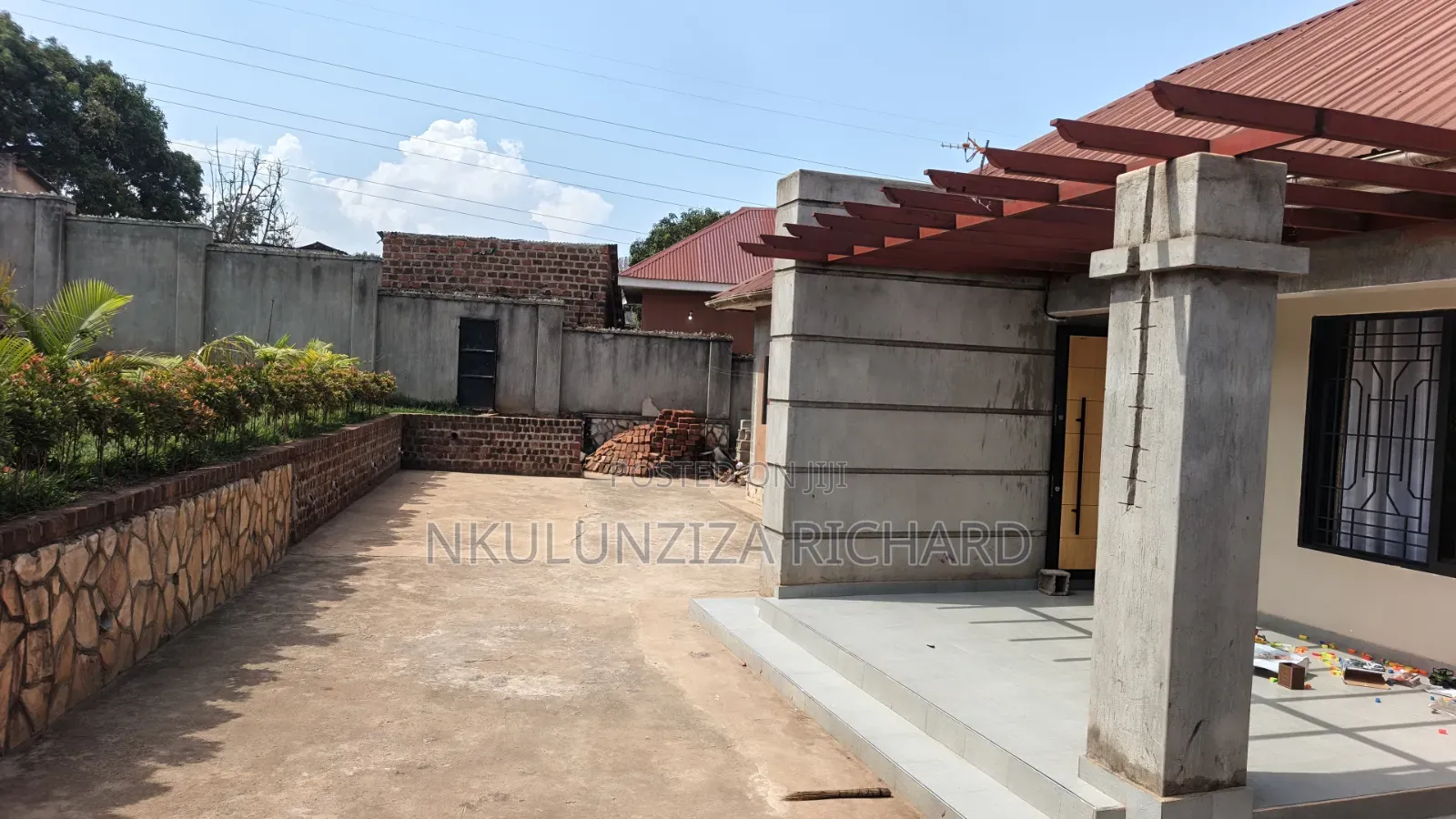 4bdrm Bungalow in Byeyogerere Kakajo, Kira for sale