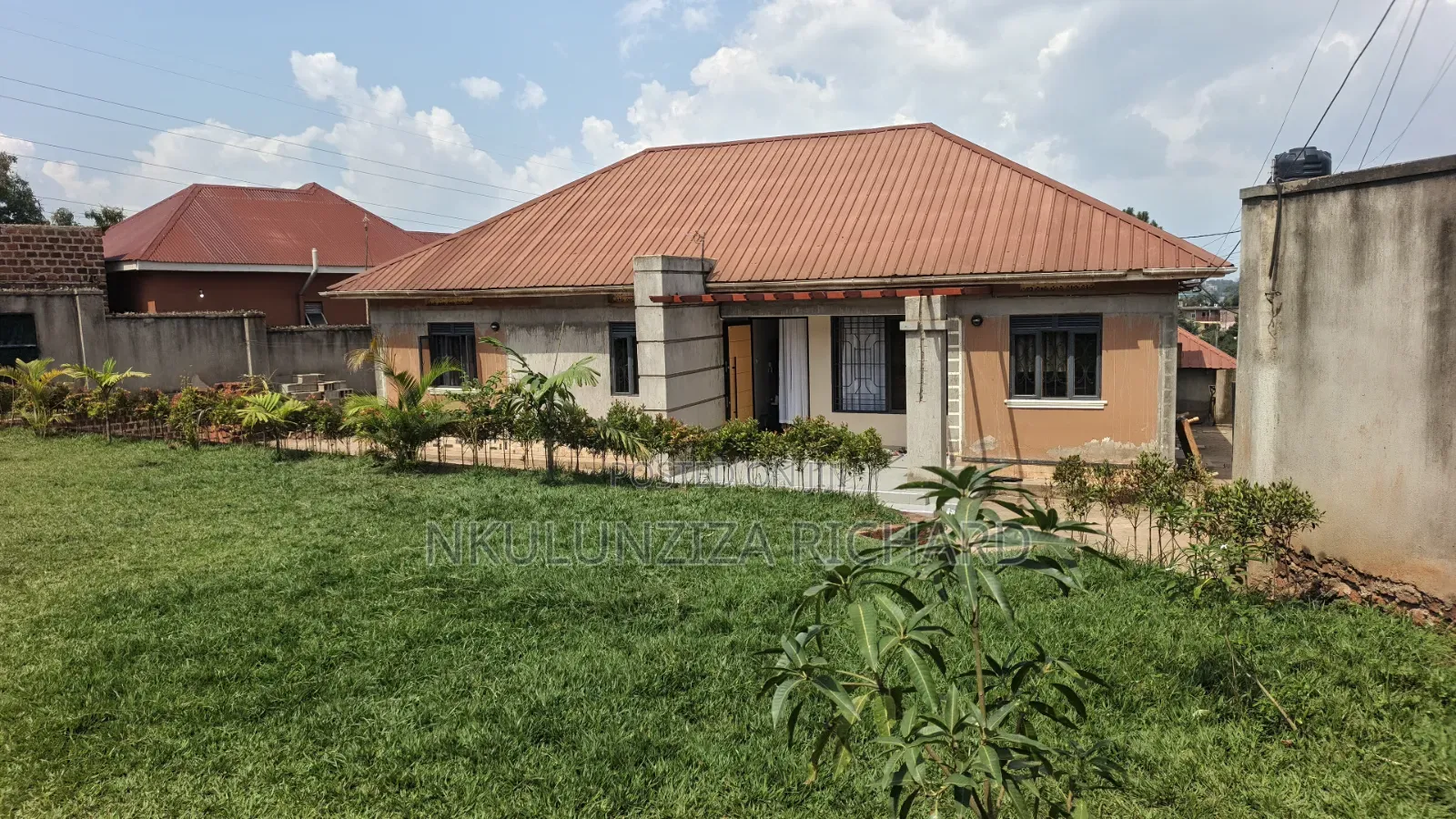 4bdrm Bungalow in Byeyogerere Kakajo, Kira for sale