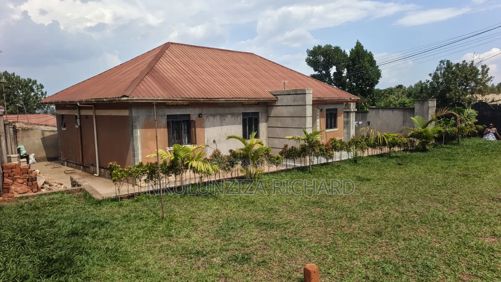 4bdrm Bungalow in Byeyogerere Kakajo, Kira for sale