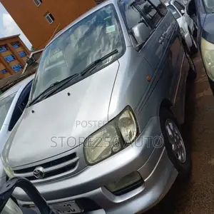 Toyota Noah 2.0 AWD (8 Seater) 2001 Silver