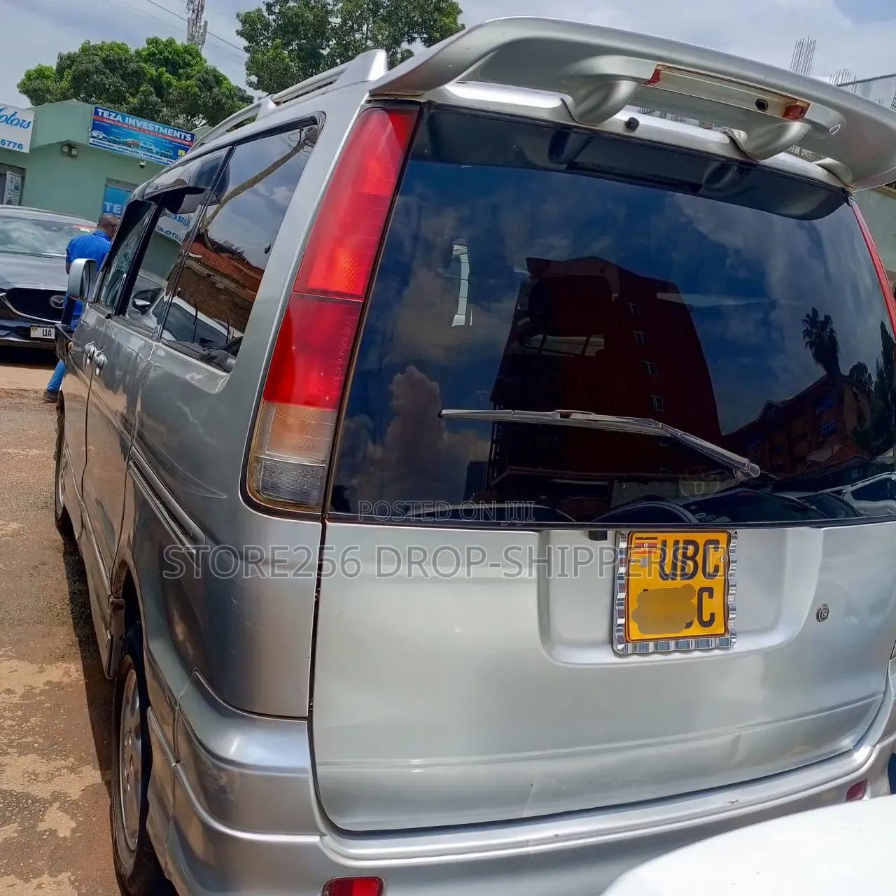 Toyota Noah 2.0 AWD (8 Seater) 2001 Silver