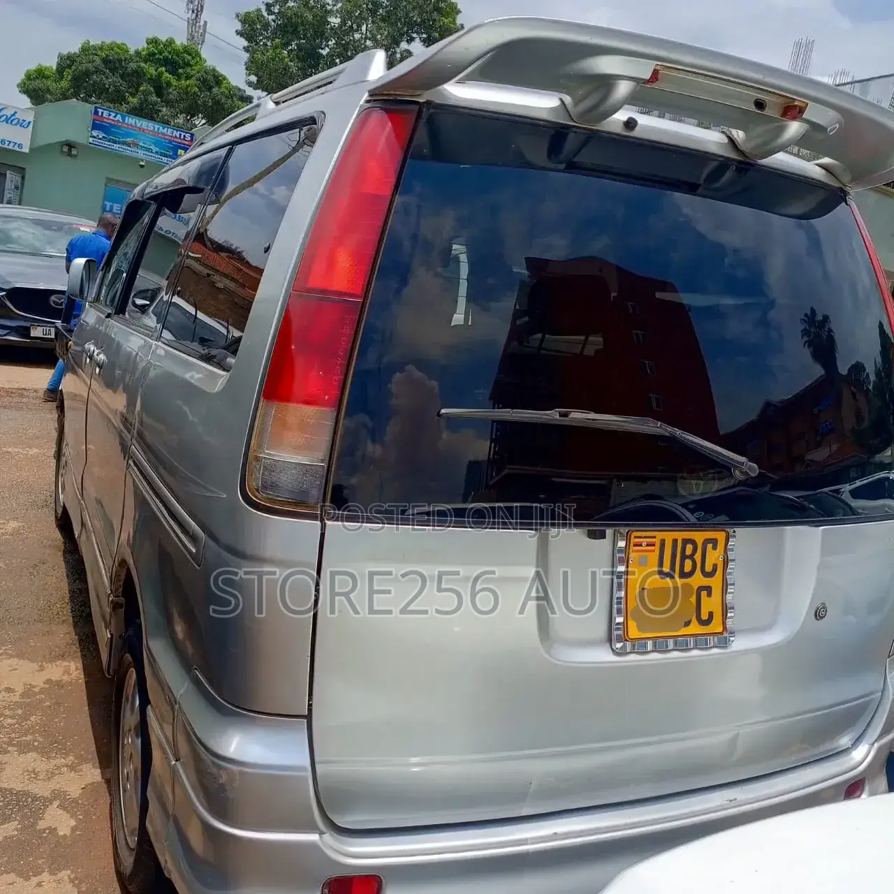 Toyota Noah 2.0 AWD (8 Seater) 2001 Silver