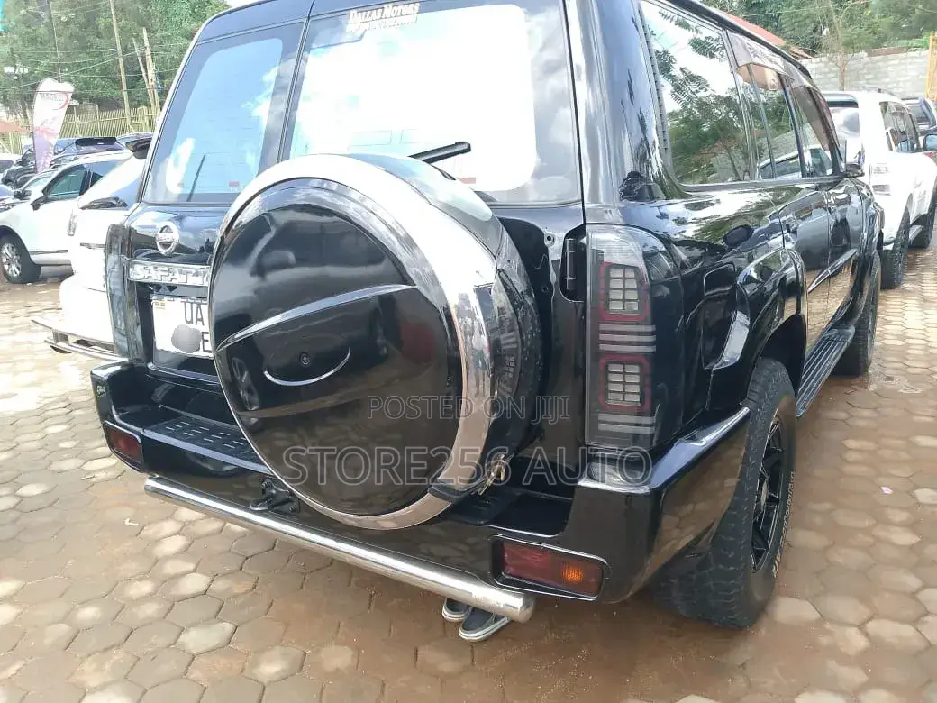 Nissan Patrol 4.8 GRX Tiptronic 2006 Black