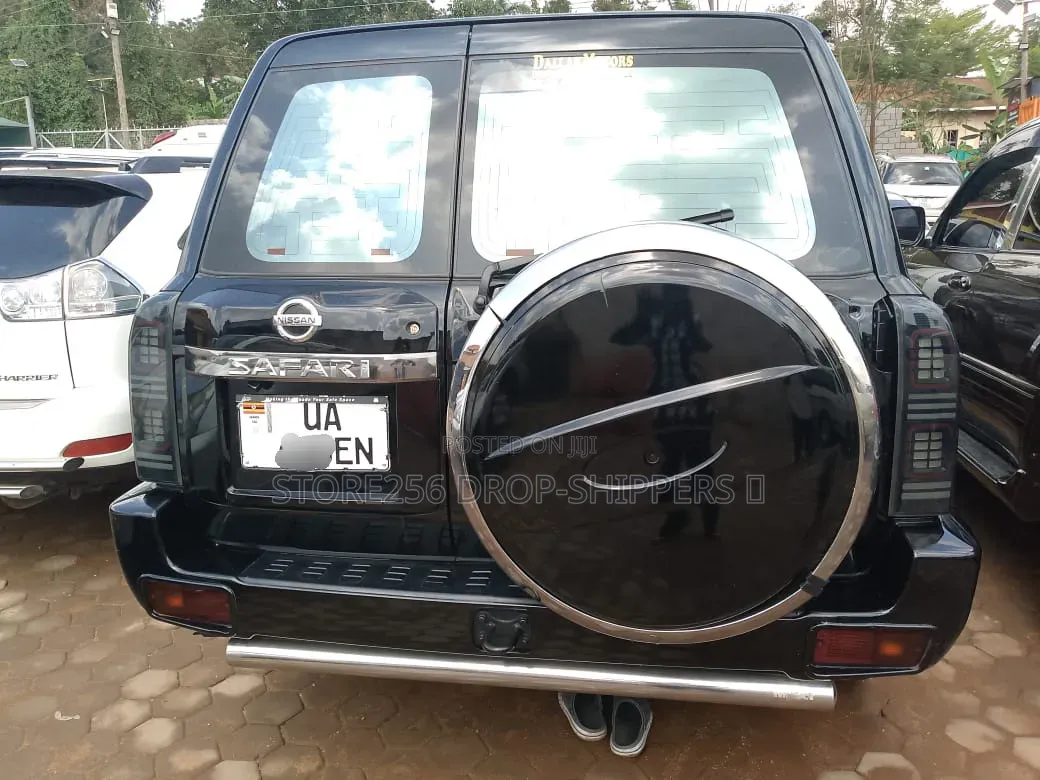 Nissan Patrol 4.8 GRX Tiptronic 2006 Black