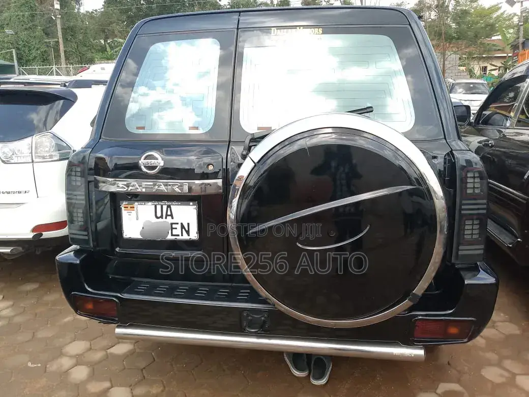 Nissan Patrol 4.8 GRX Tiptronic 2006 Black