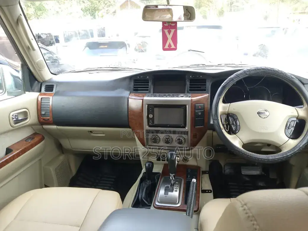 Nissan Patrol 4.8 GRX Tiptronic 2006 Black