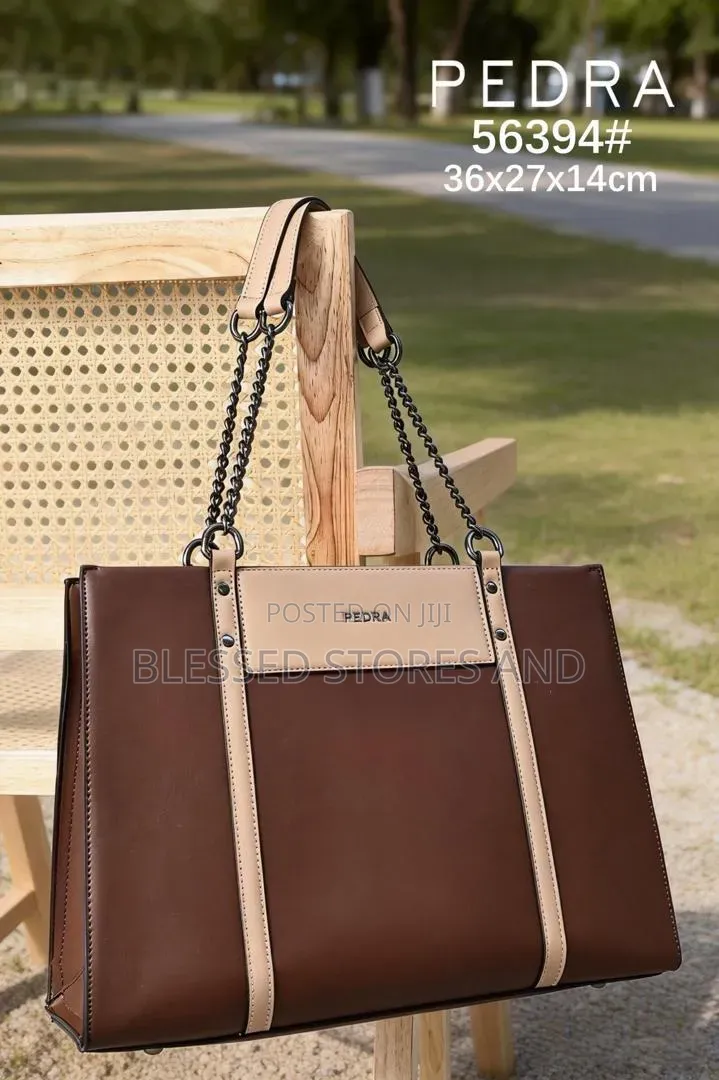 Pedra Ladies Hand Bag