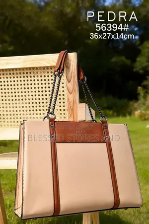 Pedra Ladies Hand Bag