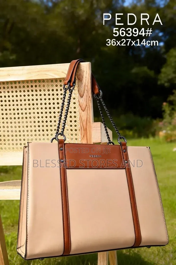 Pedra Ladies Hand Bag