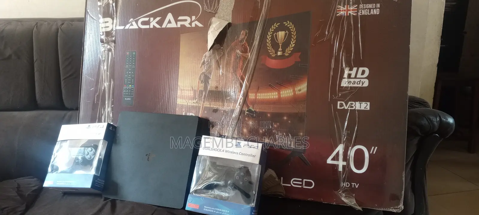 Tow Screen and Play Station and Controllers