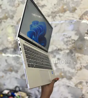Laptop HP EliteBook 830 G8 8GB Intel Core i5 SSD 256GB