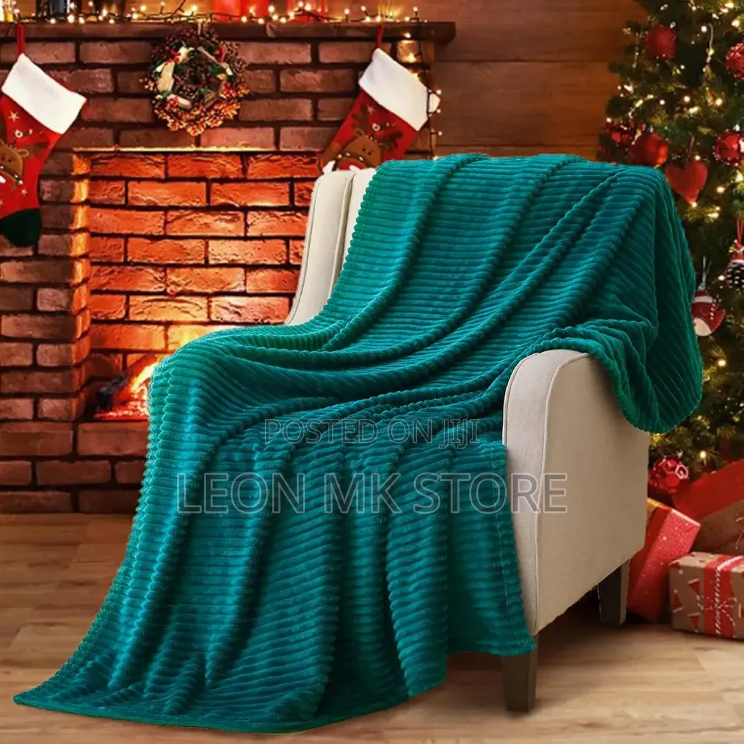 Deluxe Ribbed Throw Blankets