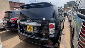 Toyota Corolla Rumion 2011 Black