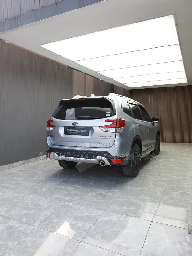 Subaru Forester 2018 Silver